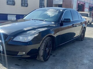 2007 BMW 5 серии 520i V (E60/E61) Рестайлинг, чёрный, 1250000 рублей, вид 2