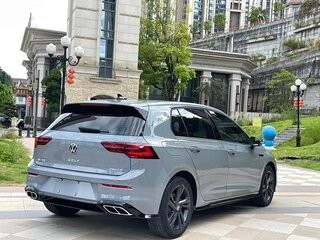2023 Volkswagen Golf VIII, серый, 1884000 рублей, вид 5