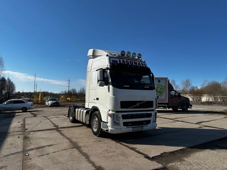 2011 Volvo FH, белый, 2000000 рублей, вид 2