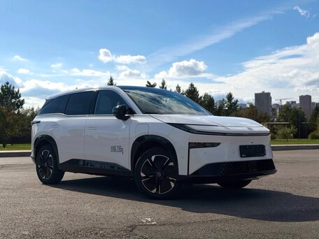 2026 Toyota bZ3X 58.3 kWh, белый, 3020000 рублей, вид 3