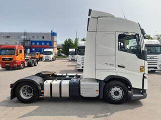 2021 Volvo FH, белый, 10990000 рублей, вид 4