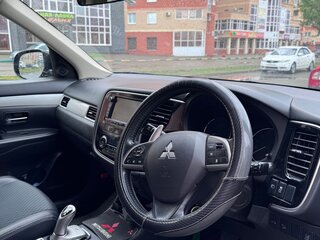 2014 Mitsubishi Outlander PHEV III Рестайлинг, чёрный, 1850000 рублей, вид 5