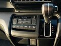 2021 Honda Stepwgn V Рестайлинг, белый, 2600000 рублей - вид 11