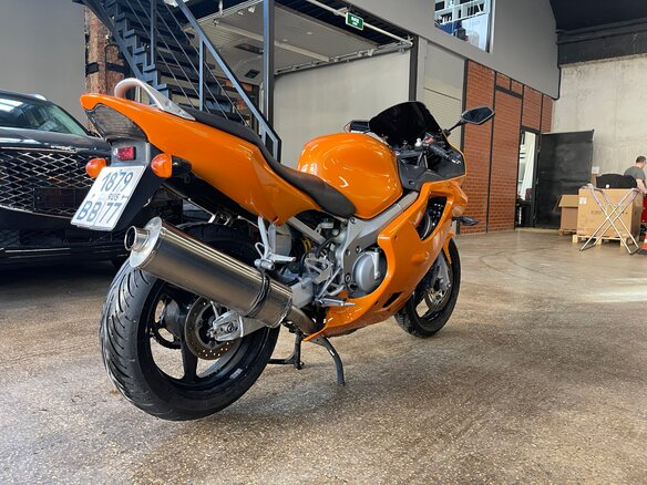 2001 Honda CBR 600F, оранжевый, 400000 рублей - вид 14