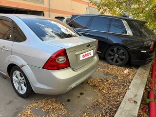 2010 Ford Focus II Рестайлинг, серебристый, 390000 рублей, вид 1