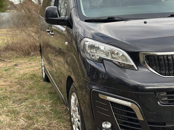 2020 Peugeot Traveller I, чёрный, 3750000 рублей - вид 3