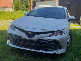 2018 Toyota Camry VIII (XV70), белый, 3400000 рублей, вид 1