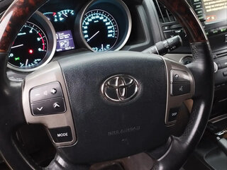 2009 Toyota Land Cruiser 200 Series, чёрный, 2600000 рублей, вид 3