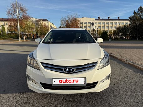 2016 Hyundai Solaris I Рестайлинг, белый, 1175577 рублей, вид 2
