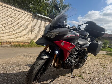 2019 Yamaha MT-09 Tracer (FJ-09), серый, 1100000 рублей, вид 1