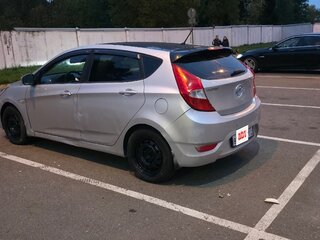 2011 Hyundai Solaris I, серебристый, 610000 рублей, вид 2