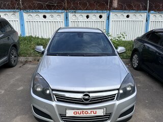 2010 Opel Astra H Рестайлинг, серебристый, 600000 рублей, вид 2