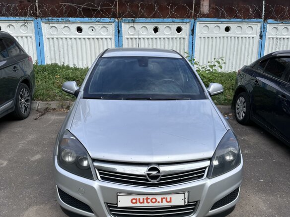 2010 Opel Astra H Рестайлинг, серебристый, 600000 рублей - вид 1