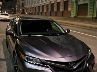 2017 Toyota Camry US Market VIII (XV70), серый, 2179000 рублей, вид 2
