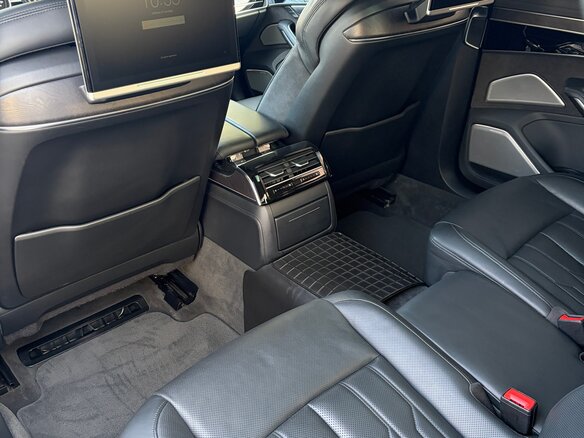 2018 Audi A8 55 TFSI IV (D5), чёрный, 3500000 рублей - вид 11