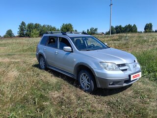 2006 Mitsubishi Outlander I, серебристый, 800000 рублей, вид 3