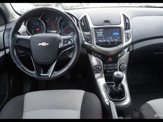 2015 Chevrolet Cruze I Рестайлинг, белый, 800000 рублей, вид 2