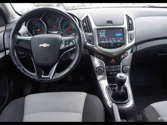 2015 Chevrolet Cruze I Рестайлинг, белый, 800000 рублей - вид 1