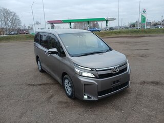 2019 Toyota Voxy III (R80) Рестайлинг, коричневый, 2990000 рублей, вид 4