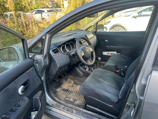 2013 Nissan Tiida I Рестайлинг, серебристый, 620000 рублей, вид 4