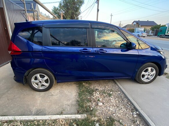 2018 Honda Freed II, синий, 1696000 рублей - вид 5