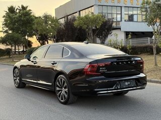 2025 Volvo S90 II Рестайлинг, чёрный, 5263000 рублей, вид 4