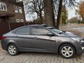 2015 Hyundai Solaris I Рестайлинг, серый, 850000 рублей - вид 2
