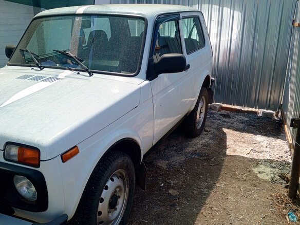 2016 Lada (ВАЗ) 2121 (4x4) I Рестайлинг, белый, 700000 рублей