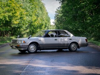 1992 Toyota Crown VIII (S130), белый, 800000 рублей, вид 2