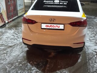 2018 Hyundai Solaris II, белый, 800000 рублей, вид 4