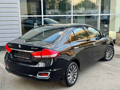 2022 Suzuki Ciaz I Рестайлинг, чёрный, 2000000 рублей, вид 5