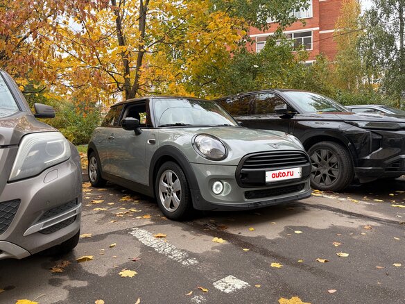 2020 Mini Hatch Cooper III (F55/F56) Рестайлинг, серый, 1750000 рублей - вид 2