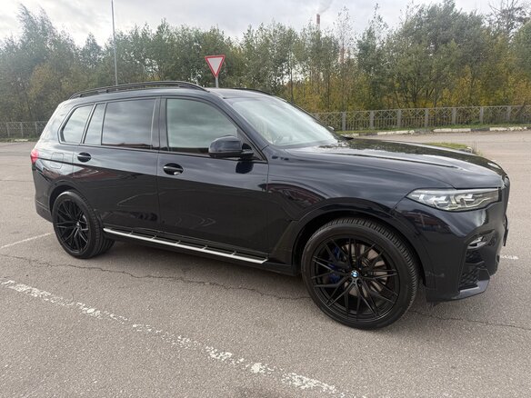 2020 BMW X7 40i I (G07), синий, 6600000 рублей - вид 5