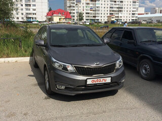 2017 Kia Rio III Рестайлинг, серый, 1100000 рублей, вид 4