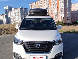 2018 Hyundai Grand Starex I Рестайлинг 2, белый, 4500000 рублей, вид 1