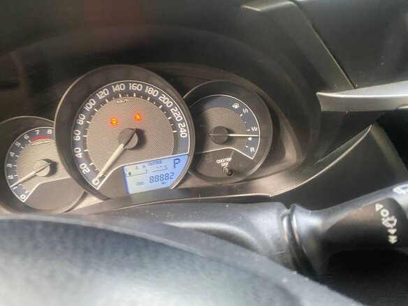 2014 Toyota Corolla XI (E160, E170, E180), серый, 1050000 рублей - вид 26