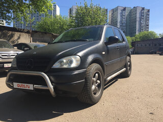 2000 Mercedes-Benz M-Класс 320 I (W163), чёрный, 700000 рублей, вид 2