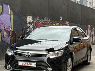 2015 Toyota Camry VII (XV50) Рестайлинг, чёрный, 2050000 рублей, вид 4