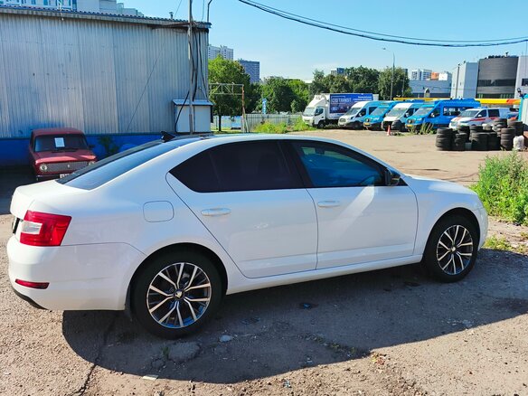2015 Skoda Octavia III (A7), белый, 875000 рублей - вид 4