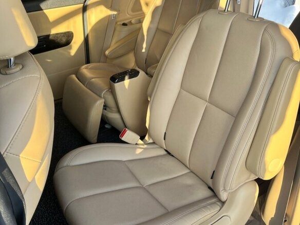 2019 Kia Carnival III, чёрный, 3650000 рублей - вид 8