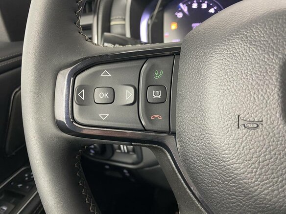 2023 Ram 1500 Crew Cab V, чёрный - вид 17