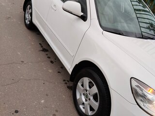2013 Skoda Octavia II (A5) Рестайлинг, белый, 1000000 рублей, вид 4