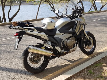 2012 Honda VFR 1200X (Crosstourer), серебристый, 1200000 рублей, вид 2