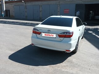 2017 Toyota Camry VII (XV50) Рестайлинг 2, белый, 1900000 рублей, вид 2