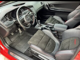 2017 Kia Ceed GT I Рестайлинг, красный, 1600000 рублей, вид 5