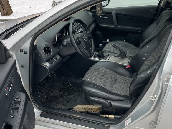2012 Mazda 6 II (GH) Рестайлинг, серебристый, 1150000 рублей - вид 4
