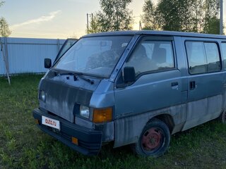 1988 Mitsubishi Delica III, голубой, 100000 рублей, вид 1
