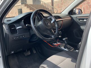 2019 Kia Rio IV, серебристый, 1550000 рублей, вид 4