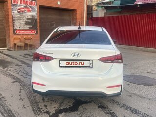 2018 Hyundai Solaris II, белый, 925000 рублей, вид 3