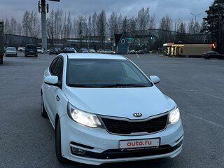 2016 Kia Rio III Рестайлинг, белый, 750000 рублей, вид 2